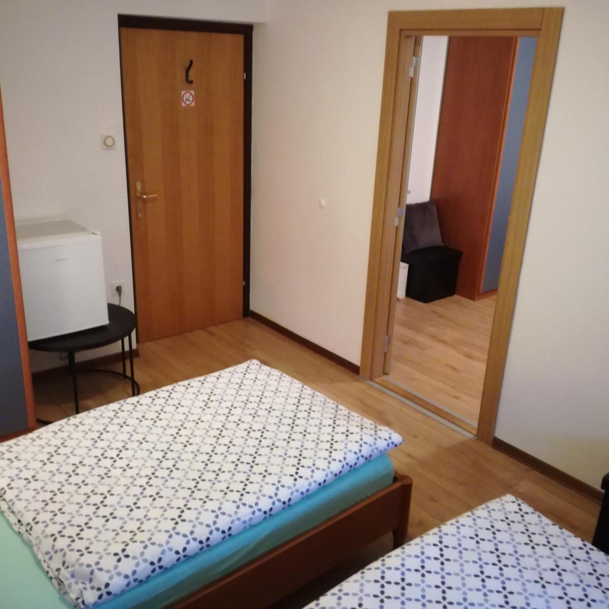 Rooms Kapelj Postojna Ruang foto