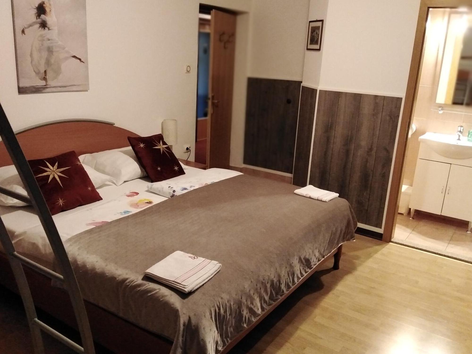 Rooms Kapelj Postojna Bagian luar foto