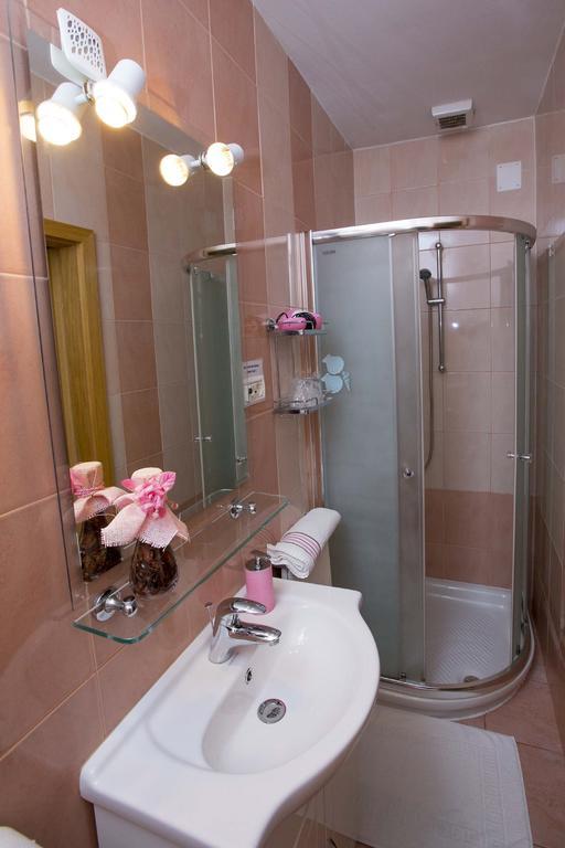 Rooms Kapelj Postojna Ruang foto